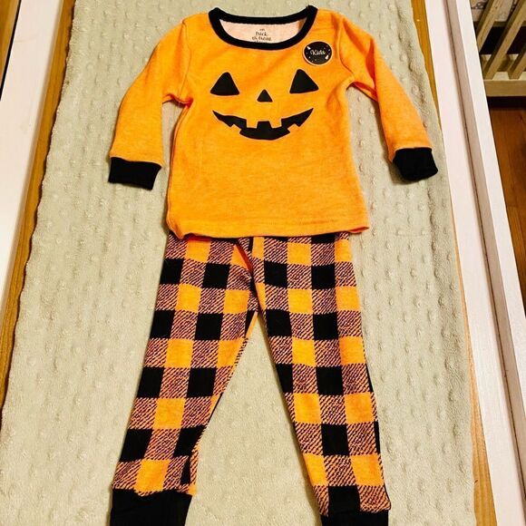 Halloween Pajama Set - Picture 12 of 13